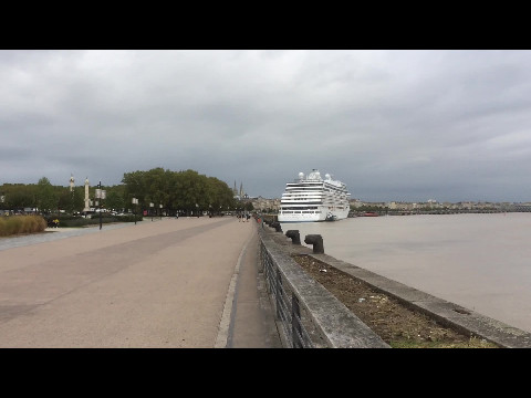 Bordeaux by the river