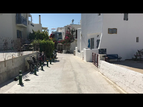 Walking to Agia Anna beach